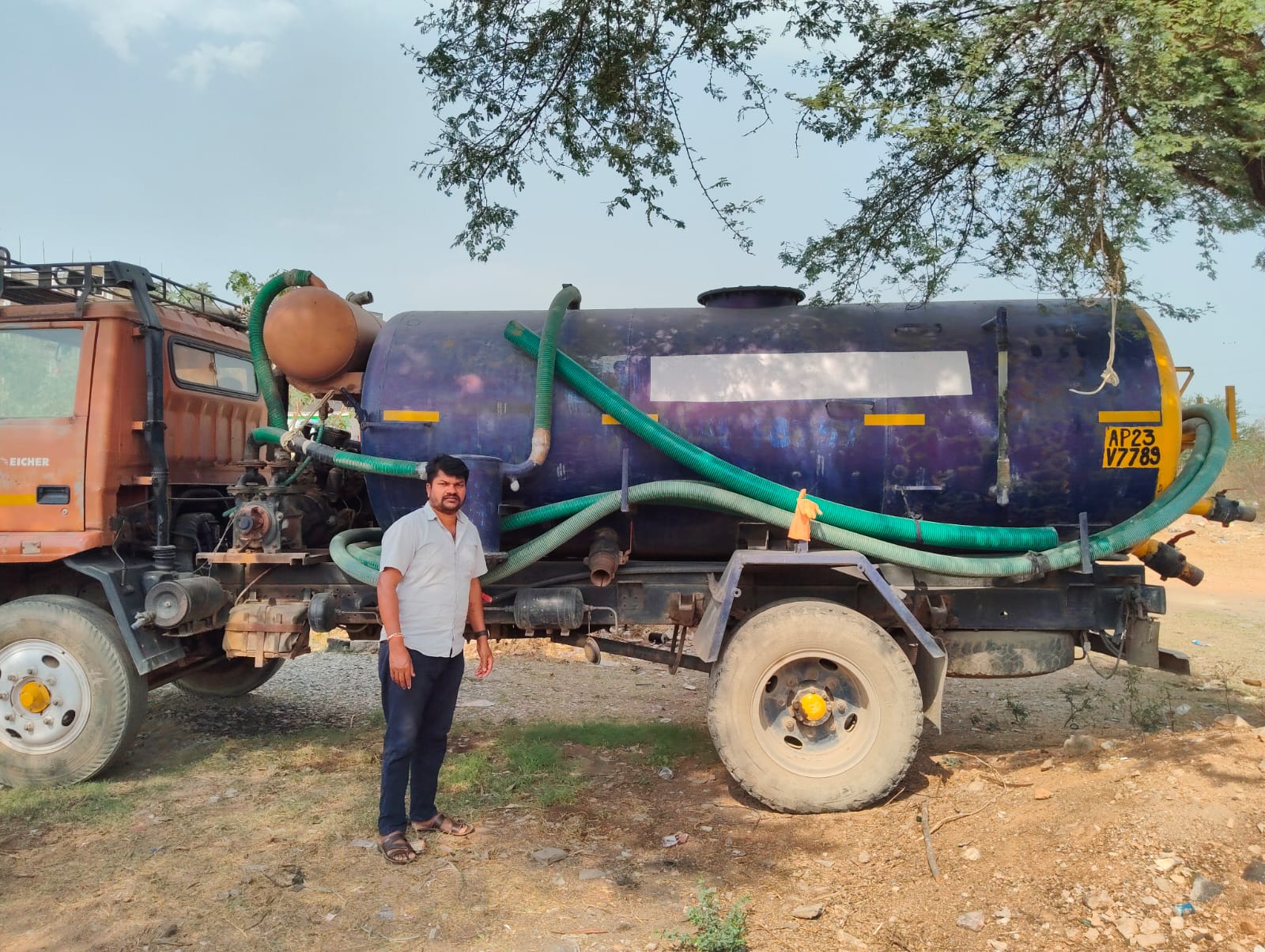 Vacuum Tanker Pumping